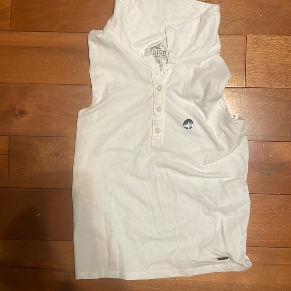 hollister no sleeve shirt